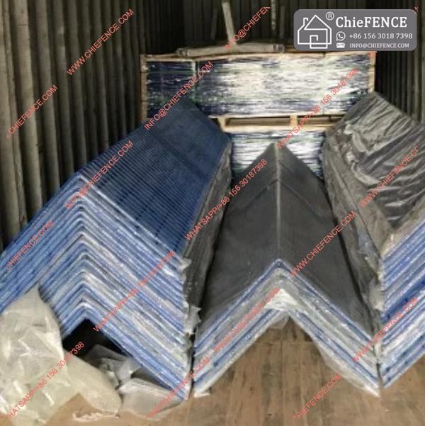 High Security Curved Welded mesh fencing/airport fence with concertina razor coil on top